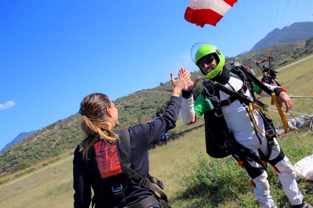 Impression saut dans le livre d'or parachute